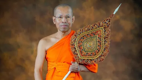 เปิดประวัติ "พระเทพวชิรธีรคุณ" อดีตผู้ช่วยเจ้าอาวาสวัดปากน้ำ สึกเซ่นปมสีกากอล์ฟ