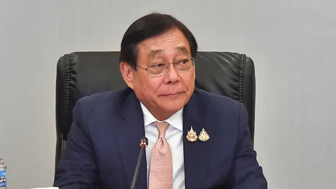 “พิชัย” เผย ตั้งเป้าภาษีสหรัฐฯ ต้องไม่น้อยกว่าคู่แข่ง - “ทักษิณ” ร่วมวงวันนี้มาให้ข้อคิด