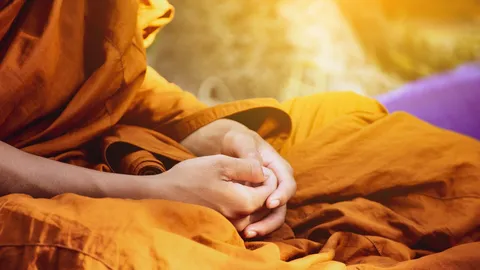 วัดมหาธาตุยุวราชรังสฤษฎิ์ ออกแถลงการณ์ ปัดเกี่ยวข้องพระมีข่าวกับ "สีกา ก."