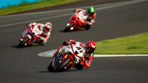 ”นครินทร์“ คว้าท็อป 4 รุ่นใหญ่สุด เอเชีย โร้ด เรซซิ่ง 2025 เรซ 2 สนาม 3 ที่ญี่ปุ่น