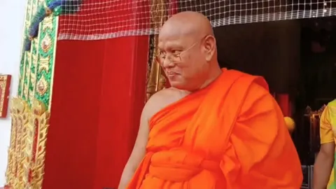 เจ้าคณะจังหวัดพิจิตร ยืนยันยังไม่สึก เจอแชตลับบอกคิดถึงสีกากอล์ฟ เปลี่ยนลุคใส่เสื้อยืด