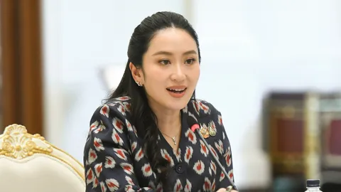 “อิ๊งค์” นั่งทำงานที่บ้านพิษณุโลก ติดตามงานกระทรวงวัฒนธรรม