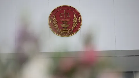 ศาลรัฐธรรมนูญ สั่งยื่นบัญชีพยานใน 15 วัน คดี สว.ร้องสอย “ภูมิธรรม-ทวี” แทรกแซงสอบฮั้ว สว.