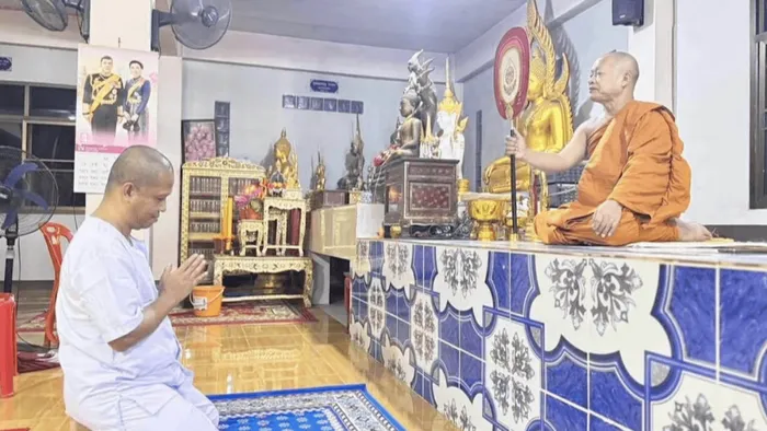 "พระยอดเพชร" อดีตเจ้าอาวาสวัดท่าบัวทอง สึกแล้ว เซ่นปมคลิปคุยหวาน "สีกากอล์ฟ"