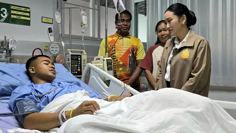‘อิ๊งค์’ ปลอบขวัญ 3 ทหารบาดเจ็บ! ม็อบคปท.บุกยูเอ็น จี้ให้ประณามกัมพูชา