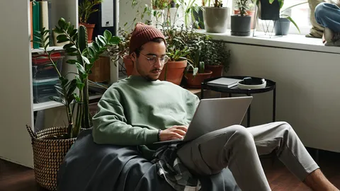 Gen Z ไม่รองานประจำ! เปลี่ยนความชอบ ให้เป็นรายได้ ผู้นำเทรนด์ในยุคที่เศรษฐกิจ-การเมืองไทย ชะลอตัว