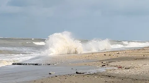 อุตุฯ ภาคใต้ฝั่งตะวันตก ประกาศฉบับ 1 เตือนพื้นที่เสี่ยงภัย เฝ้าระวังฝนตกหนัก