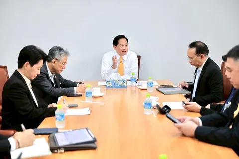 “พีระพันธุ์”สั่งตั้งศูนย์บริหารพลังงานฉุกเฉิน รับมือสู้รบไทย - กัมพูชา