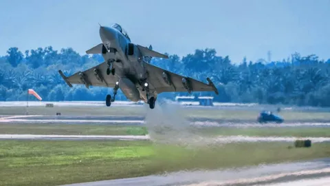 กริพเพน (Gripen) เครื่องบินขับไล่จากสวีเดนสมรรถนะสูง