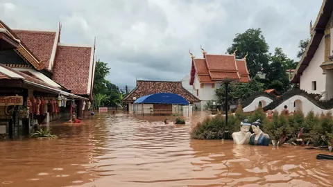 น่านยังหนัก วัดภูมินทร์ร้าว รอบตัวโบสถ์ ลุ้นท่วมแพร่!
