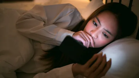 กรมสุขภาพจิตเตือนหากเครียด กังวล เพราะเสพข่าวสาร โทรปรึกษา 1323