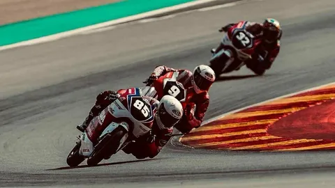 สู้ไม่ถอย "เกียรติศักดิ์" บิดไล่แซงสุดเดือด คว้าแต้ม 2 เรซติด "จูเนียร์จีพี" สนาม 4 อารากอน