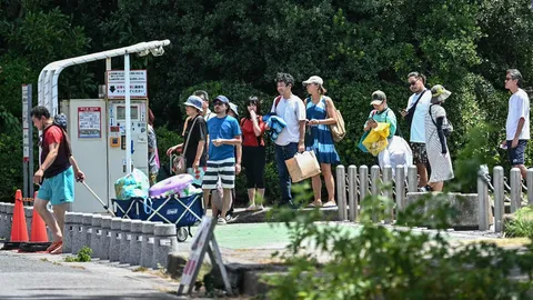  ญี่ปุ่นสั่งอพยพ 1.9 ล้านคน หลังสึนามิซัดใกล้โตเกียว – สนามบินเซนไดปิดรันเวย์ชั่วคราว