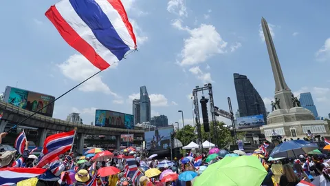 เริ่มแล้ว ม็อบ 2 ส.ค. ชุมนุมอนุสาวรีย์ชัย ให้กำลังใจแนวหน้า เรียกร้องนายกฯ ลาออก