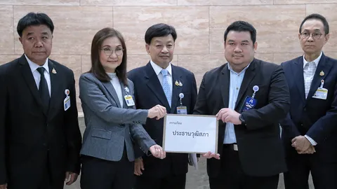 เสียงข้างน้อย สอย 136 สว.นํ้ำเงิน ยื่นศาลรัฐธรรมนูญสั่งยุติหน้าที่ แถลงโต้เขากระโดงวันนี้