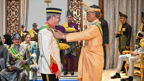 ดร.ฮาราลด์ ลิงค์ ได้รับพระราชทานตำแหน่ง “ดาโตะ ศรี” จากสุลต่าน รัฐปะหัง