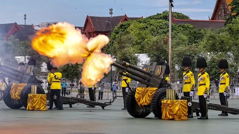 3 เหล่าทัพ ยิงสลุตหลวงเฉลิมพระเกียรติ “พระบรมราชชนนีพันปีหลวง” 