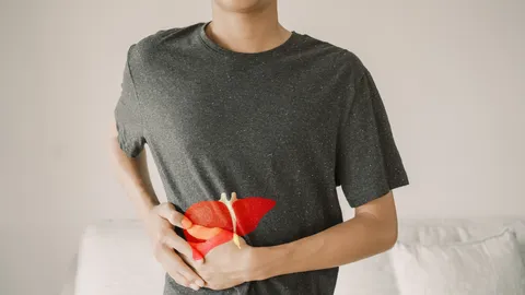 ไวรัสตับอักเสบบี สาเหตุเกิดจากอะไร อาการและการรักษา ทำไมควรฉีดวัคซีนป้องกัน