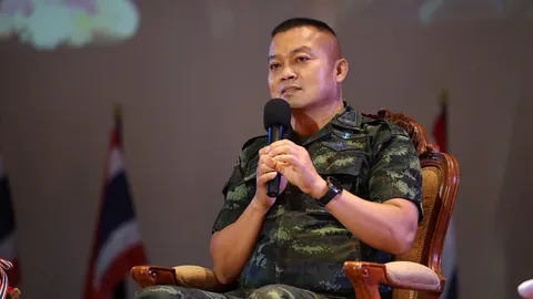 แม่ทัพภาค 2 แนะเด็กๆ มีสติใช้สื่อออนไลน์ ห่วงเสพข้อมูลเท็จสร้างแตกแยก