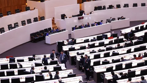 งูเห่าหน้าใหม่โผล่เห็นชอบงบฯ 69 “ปริญญา-อนันต์” พปชร. - “ประภา” จากภท.เจ้าเดิม