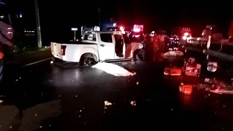 ขอแสดงความเสียใจ "แฟนบอลทีมไทยลีก" เสียชีวิต หลังขับรถชน "รถพ่วงบรรทุกทุเรียน" (คลิป)