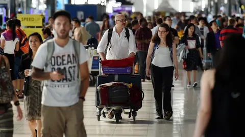 สภาพัฒน์ฯ จ่อปรับเส้นความยากจน ปูทางใช้ “ภาษีรายได้ติดลบ” ปี 2570 พร้อมสะท้อนภาพปัญหาเศรษฐกิจไทย 