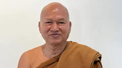 เจ้าคณะจังหวัด มีคำสั่งให้ "หลวงพ่ออลงกต" ออกจากตำแหน่งเจ้าอาวาสวัดพระบาทน้ำพุ