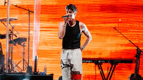 น่ารักกว่า elijah ปีก่อน ก็คือ elijah ปีนี้ elijah woods โชว์เสียงร้องฮีลใจ เซอร์วิสทั่วถึง