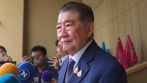 “ภูมิธรรม” เดินหน้าฟ้อง “อ.ธนพร” ฐานหมิ่นประมาท หากขอโทษจะยุติหรือไม่ต้องถามทนาย