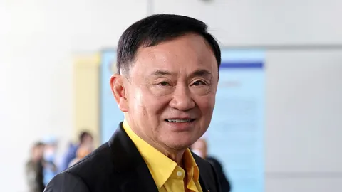 ลุ้นศาลอาญาชี้ชะตา “ทักษิณ” คดี ม.112 พรุ่งนี้ ครบรอบ 2 ปี เดินทางกลับไทย