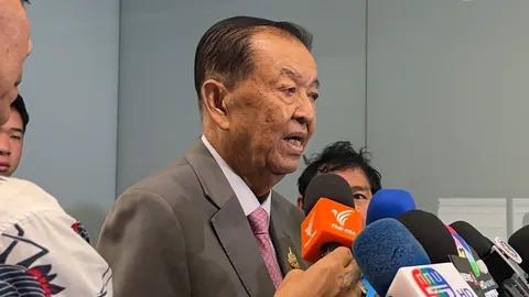 “วันนอร์” ไม่วิจารณ์คดี “ทักษิณ” ม.112 ชี้แค่ศาลชั้นต้น ยังมีขั้นตอนอีก