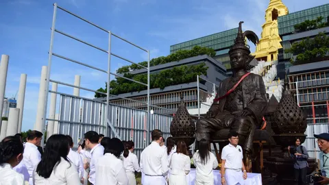 สภาฯ อัญเชิญ “พระบรมรูปรัชกาลที่ 7” องค์ใหม่ สูง 7.7 เมตร ก่อนประดิษฐานหน้าอาคาร