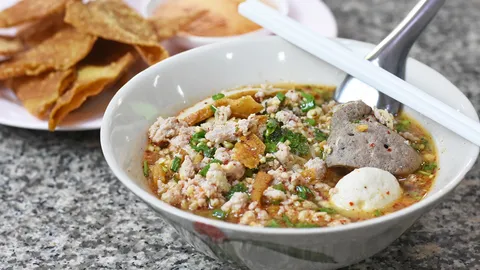 “ก๋วยเตี๋ยวผู้กำกับ” รวมเมนูเด็ด “กินแล้วฝันถึง”