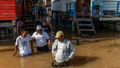 รัฐอนุมัติใช้งบกลาง 5 พันล้าน เติมกองทุนประชารัฐ-ช่วยค่าไฟ-ฟื้นฟูน้ำท่วม