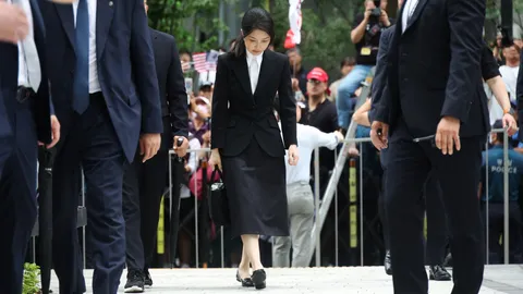 อัยการพิเศษสั่งฟ้อง "คิม กอนฮี" อดีตสุภาพสตรีหมายเลขหนึ่งเกาหลีใต้ คดีทุจริต-รับสินบน