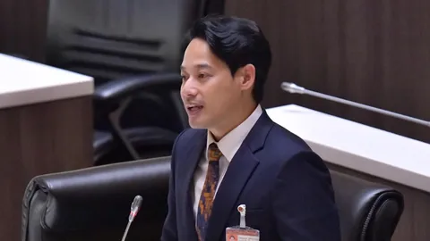 พรรคประชาชน ปัดได้ดีล 8 เก้าอี้ รมต. ย้ำตามเงื่อนไขที่แถลง ขอเป็นฝ่ายค้าน