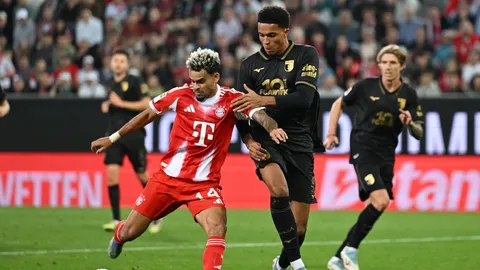 ผลบอล บาเยิร์น มิวนิค บุกเฉือน เอาก์สบวร์ก สุดระทึก ครองจ่าฝูงบุนเดสลีกา