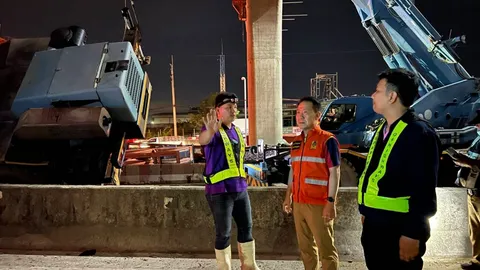 ผู้ว่าฯ สมุทรสาคร รุดตามเหตุ รถเครนพลิกคว่ำบนถนนพระราม 2 กำชับไม่ให้เกิดซ้ำอีก