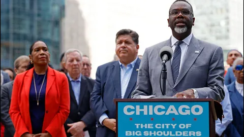 นายกเทศมนตรีชิคาโกเซ็นคำสั่งต่อต้านมาตรการปราบปรามผู้อพยพของทรัมป์