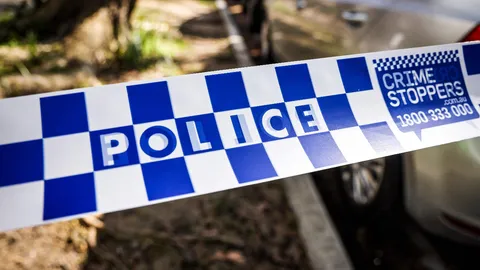 ระทึก! ชายวัย 39 ปี ขับรถพุ่งชนสถานกงสุลรัสเซียกลางซิดนีย์ ตำรวจเจ็บ 1