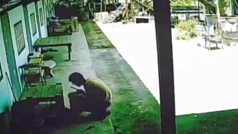 อย่าซ่อนกุญแจไว้หน้าห้อง โจรตระเวนค้นเจอ ไขเข้าไปลักทรัพย์ สูญเงินหมื่น