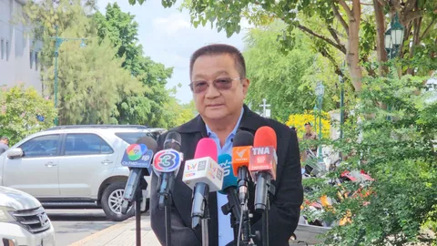 "ชาญชัย" ยื่นศาลฎีกาฯ ออกคำสั่งห้าม “ทักษิณ ชินวัตร” ออกนอกประเทศ