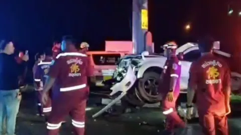 สุดเศร้า "พยาบาลสาว" เข้าช่วยอุบัติเหตุรถชนเสาไฟ ช็อกพบ "แฟนหนุ่ม" เสียชีวิต