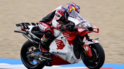 "สมเกียรติ" ฝืนเจ็บประเดิมสนามรอบ 2 เดือน "โมโตจีพี 2025" ที่ บาร์เซโลนา