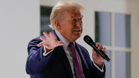 ทรัมป์ขู่สอยเครื่องบินรบเวเนซุเอลา หากคุกคามเรือกองทัพสหรัฐฯ