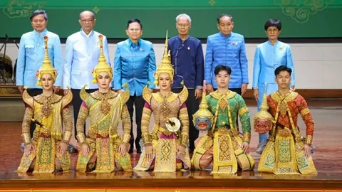 เปิดม่านการแสดงโขนมูลนิธิส่งเสริมศิลปาชีพฯ