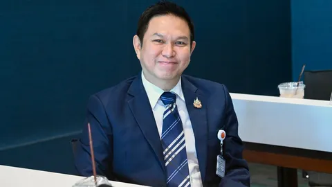 “วรวัจน์” ไม่ห่วง “ทักษิณ”กลับ-ไม่กลับประเทศไทย เพราะสถานการณ์ขณะนี้ไม่ปกติ เชื่อไม่กระทบเพื่อไทย