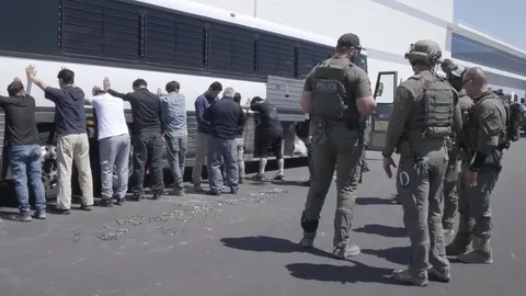 เกาหลีใต้บรรลุข้อตกลง ปล่อยตัวพลเมือง หลังสหรัฐฯ บุกโรงงานฮุนได