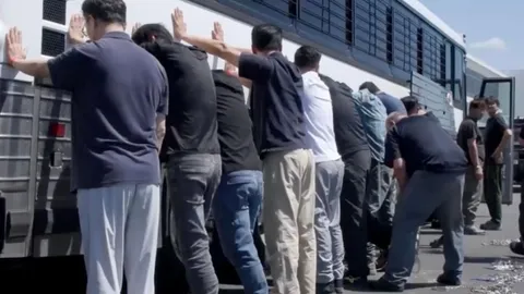 เกาหลีใต้เตรียมส่งเครื่องบินรับตัวแรงงาน หลังสหรัฐฯ บุกจับกุมครั้งใหญ่