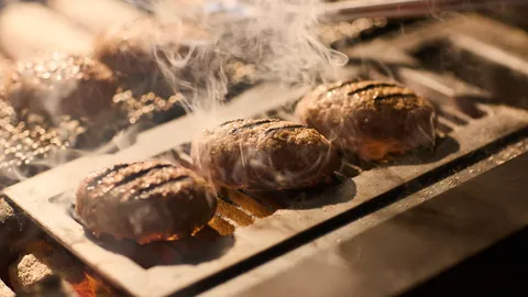 ทั้งร้านขายเมนูเดียว Hikiniku To Come สาขาใหม่ เซ็นทรัล พาร์ค ชวนเปิดประสบการณ์กินแฮมเบิร์กแบบใหม่